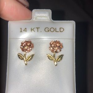 14K Gold Rose Earrings